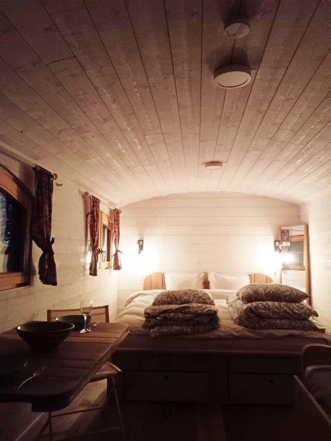 La Tiny House De La Bergerie Lierneux Exterior foto