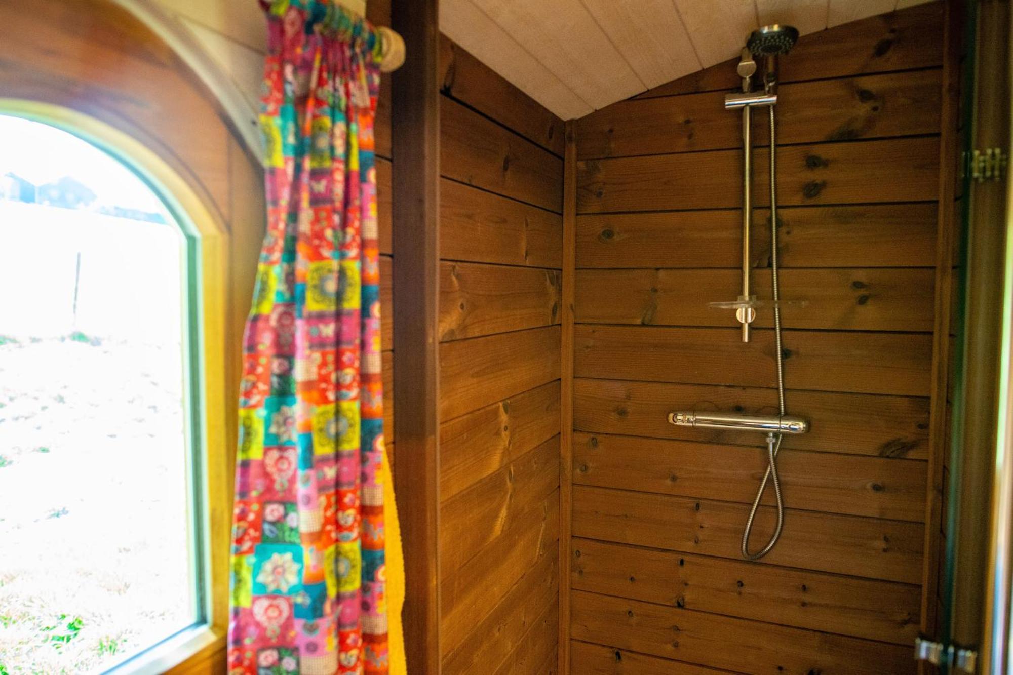 La Tiny House De La Bergerie Lierneux Exterior foto