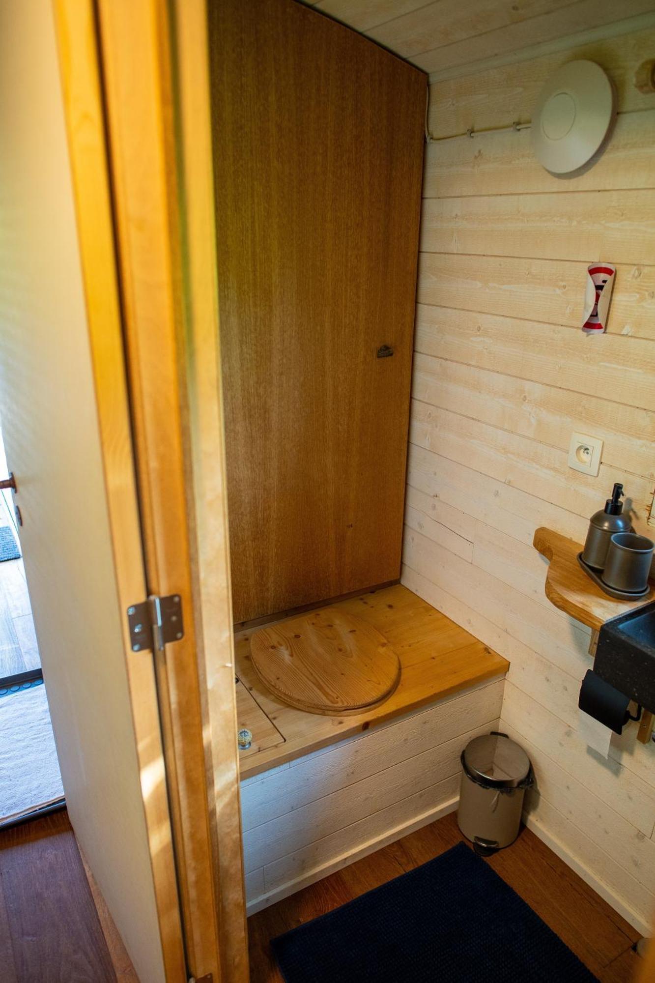 La Tiny House De La Bergerie Lierneux Exterior foto