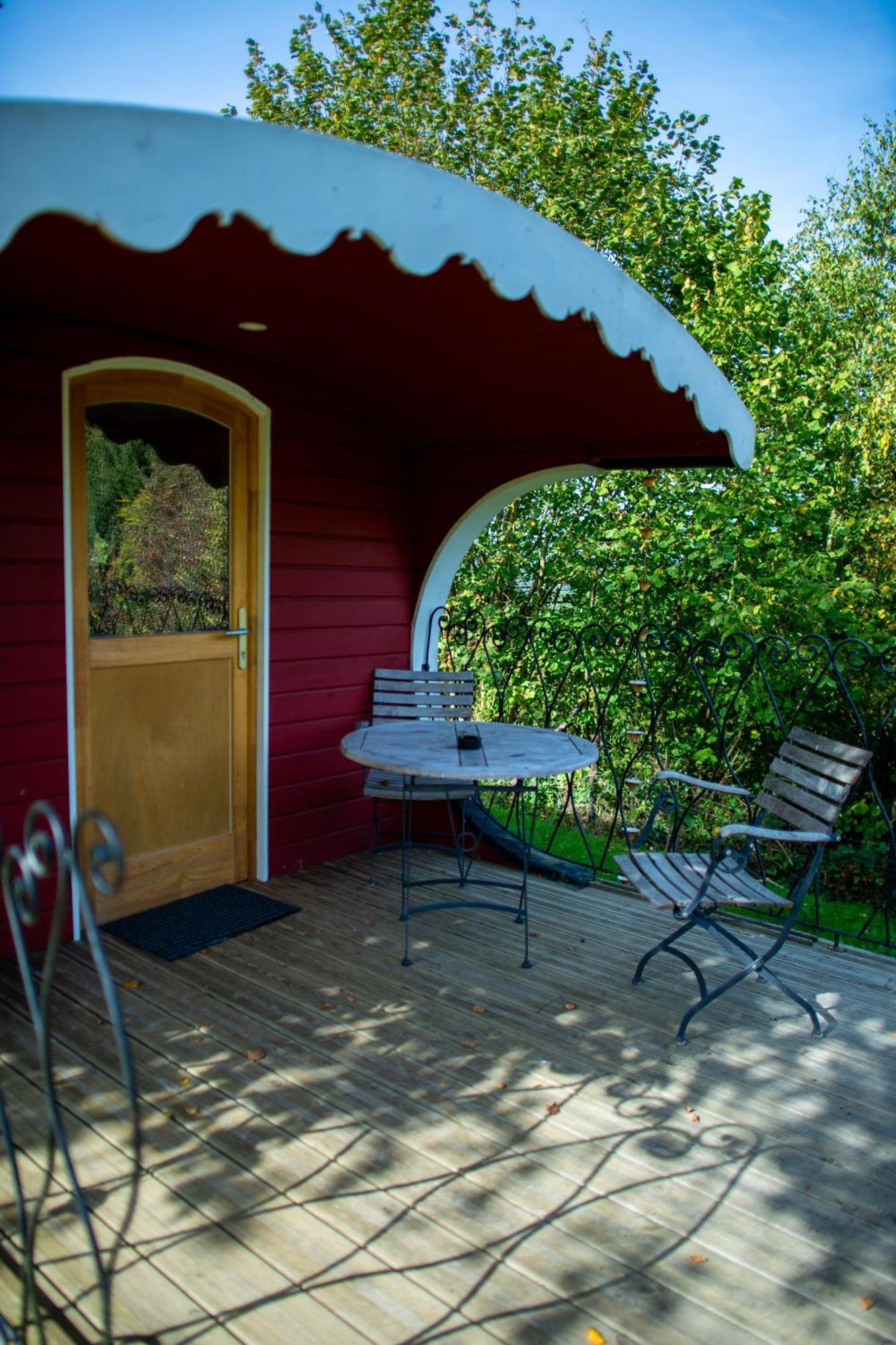 La Tiny House De La Bergerie Lierneux Exterior foto